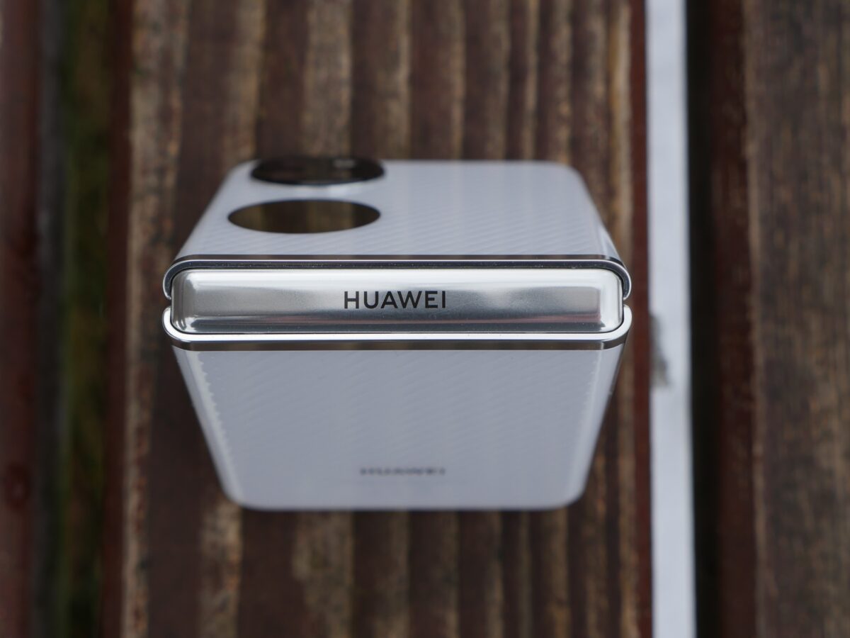 Huawei P50 Pocket
oppo find n2