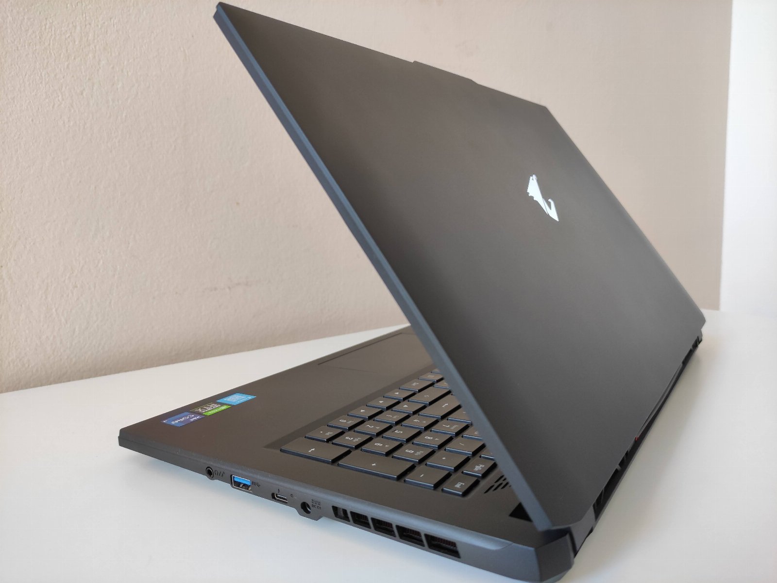 Gigabyte AORUS 17 XE4