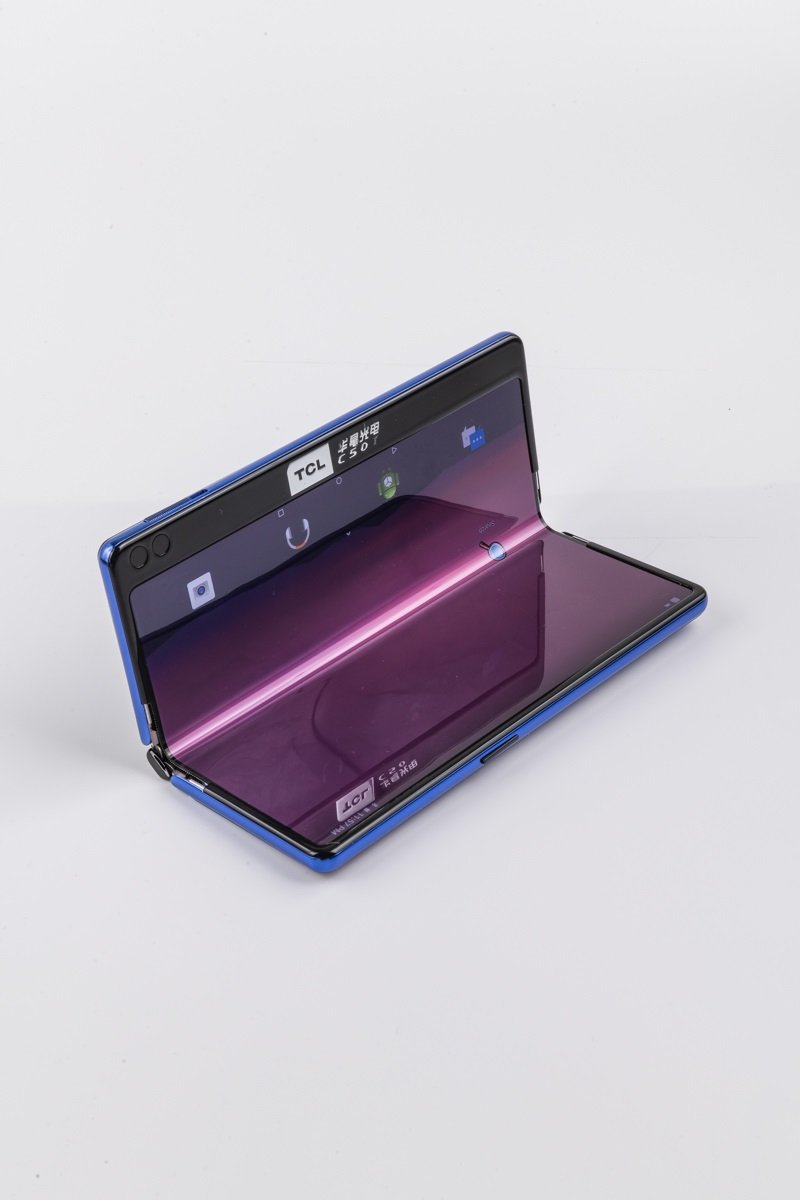 ekran wyświetlacz TCL Ultra Flex screen display