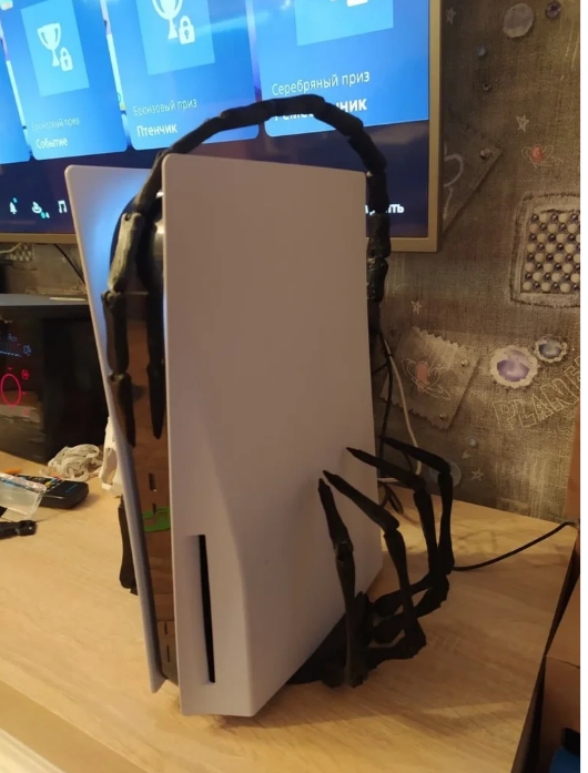 facehugger playstation 5 modyfikacja