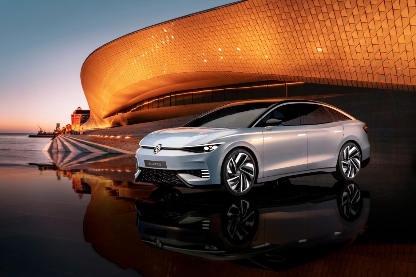 Volkswagen ID. Aero elektryczny passat