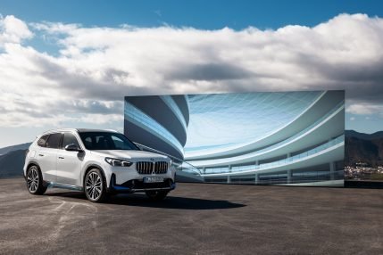 BMW iX1