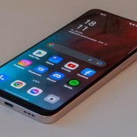 Oppo Reno 7 4G recenzja Tabletowo