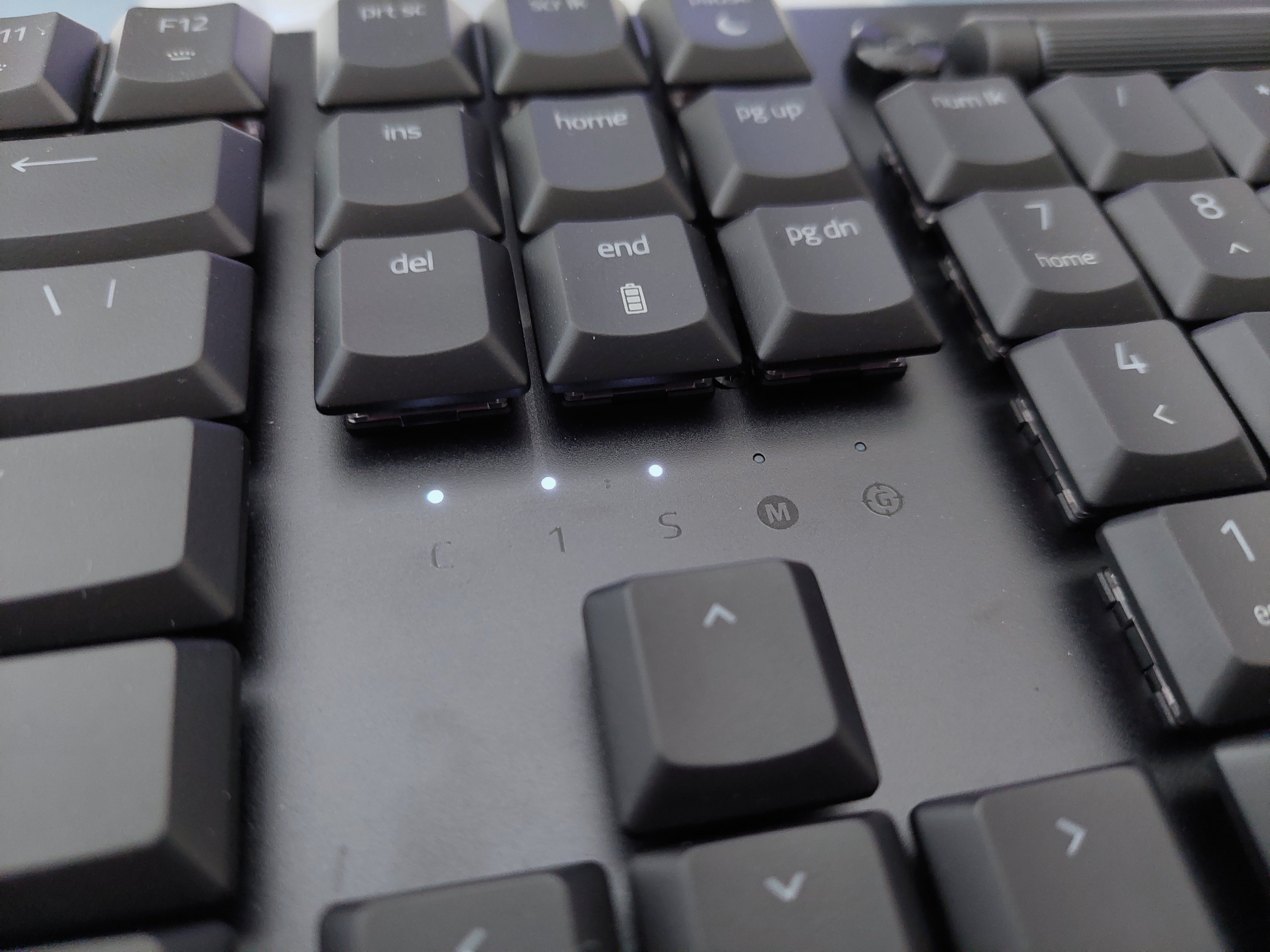 klawiatura Razer Deathstalker V2 Pro keyboard lampki kontrolne