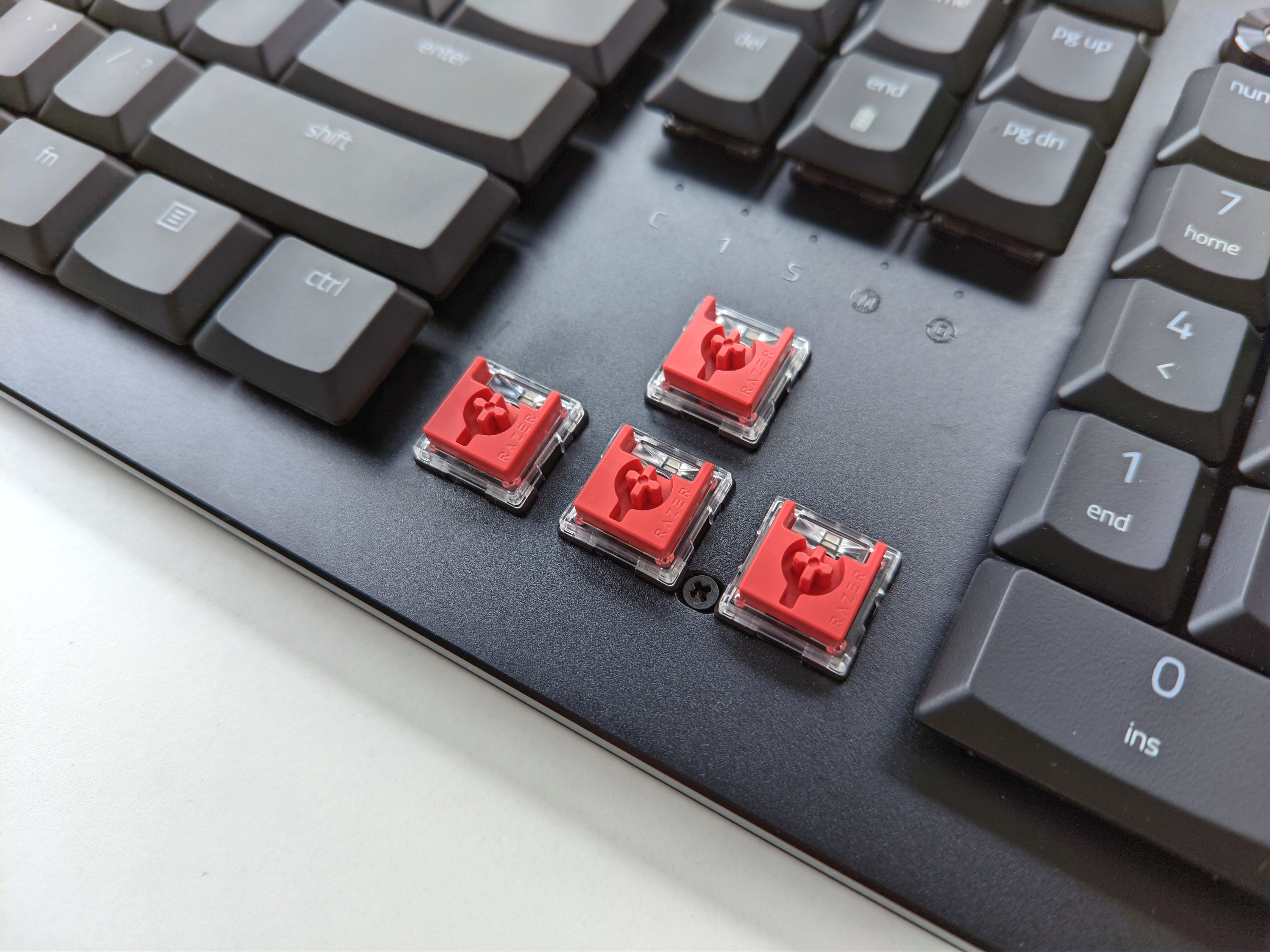 klawiatura Razer Deathstalker V2 Pro keyboard przełączniki