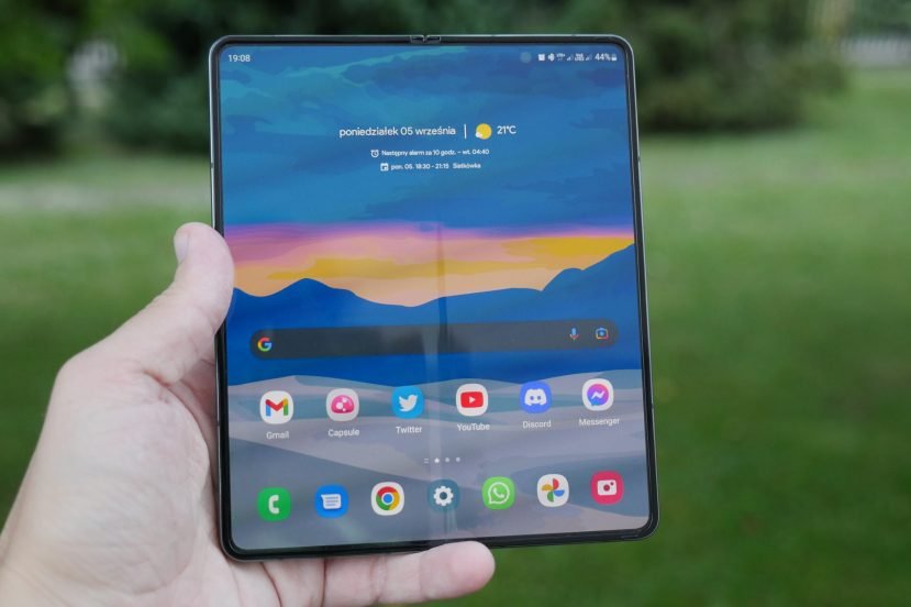 Samsung Galaxy Z Fold 4