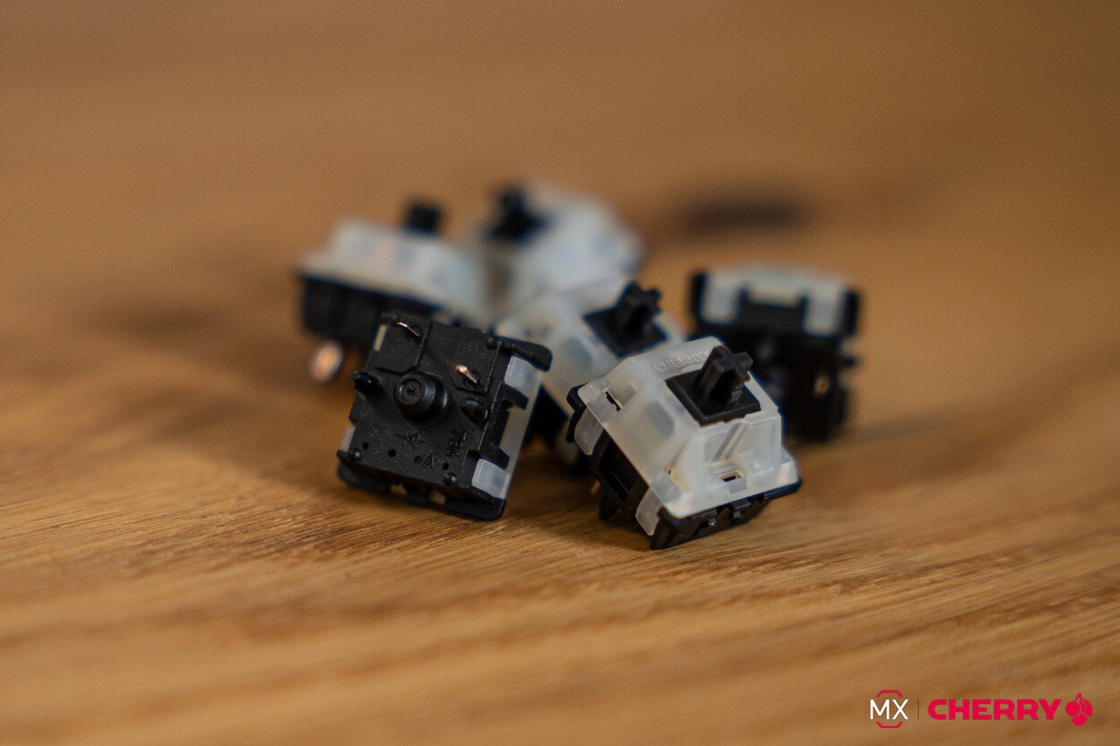 przełączniki Cherry MX Black Clear-Top mechanical switches