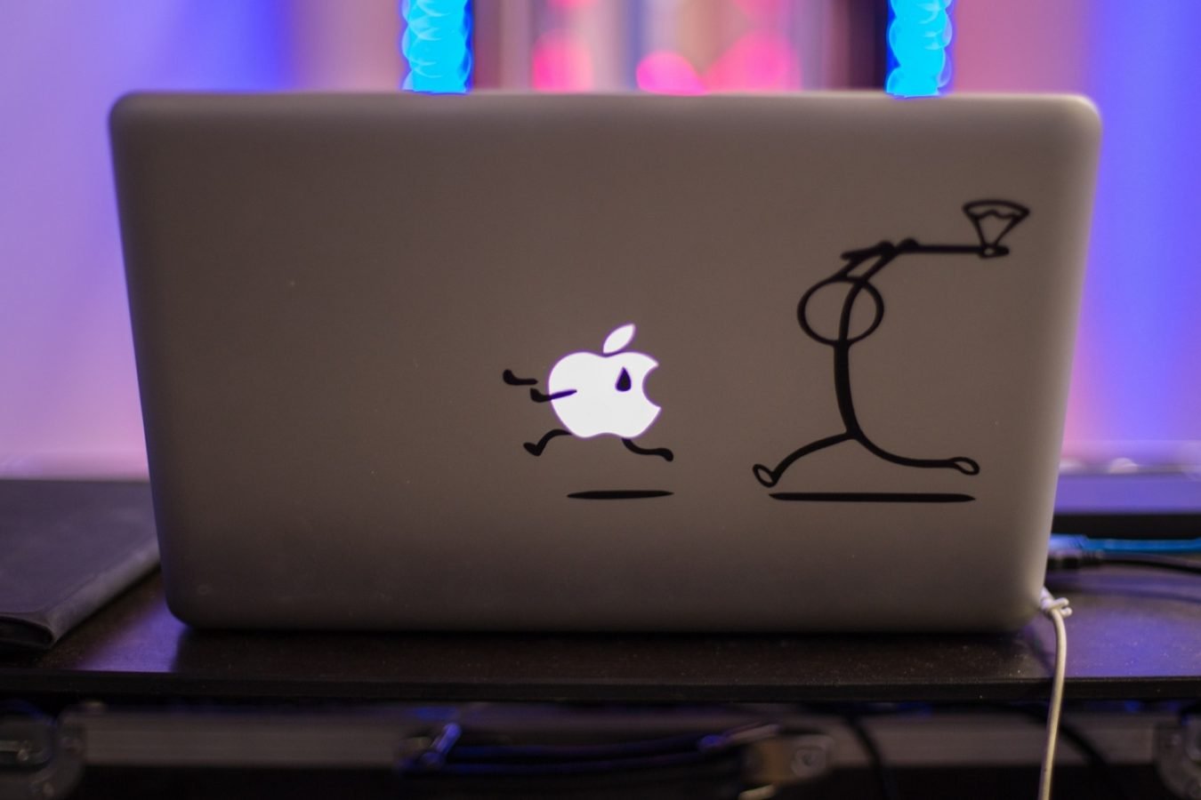 Apple logo MacBook