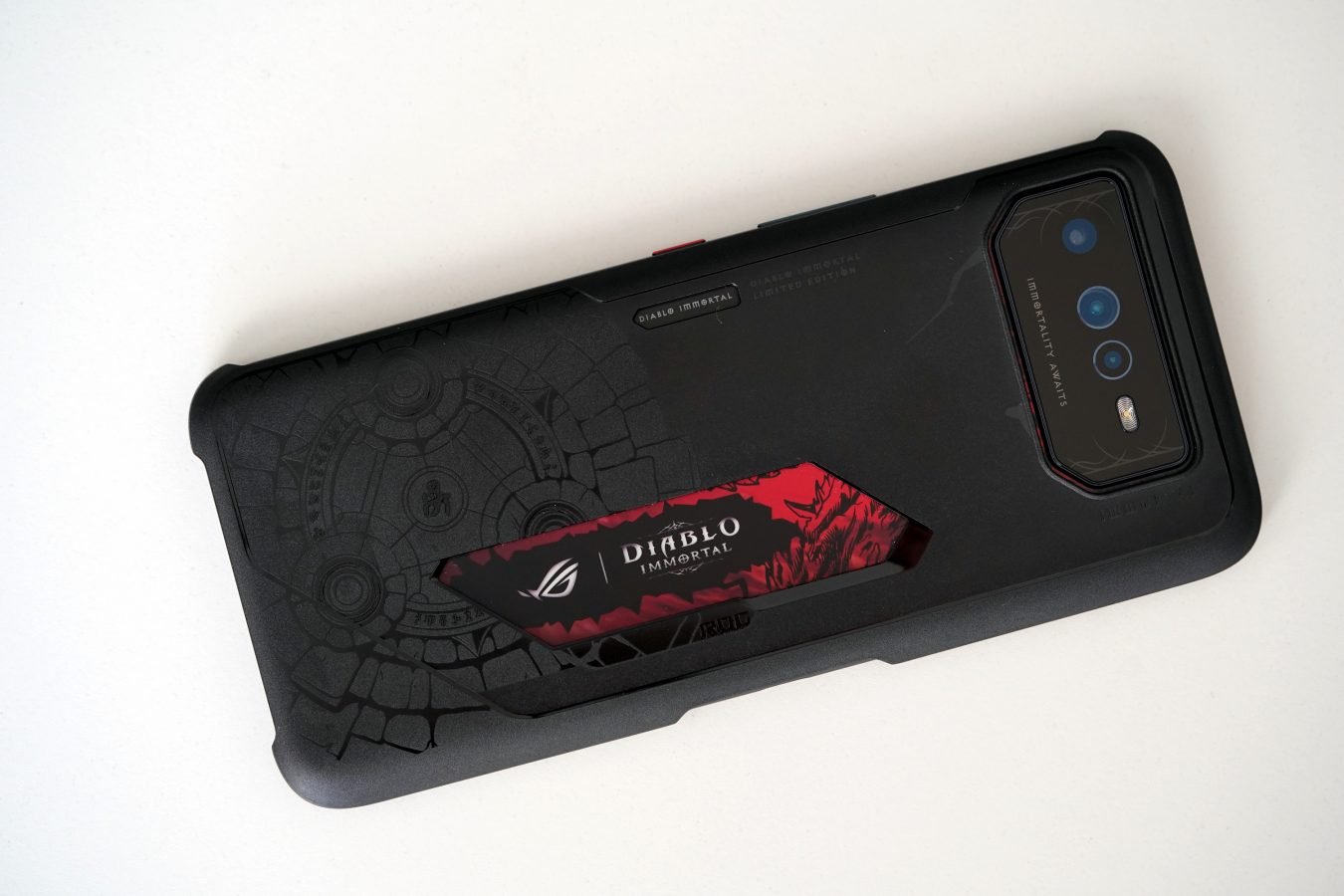 Asus ROG Phone 6 Diablo Immortal Edition