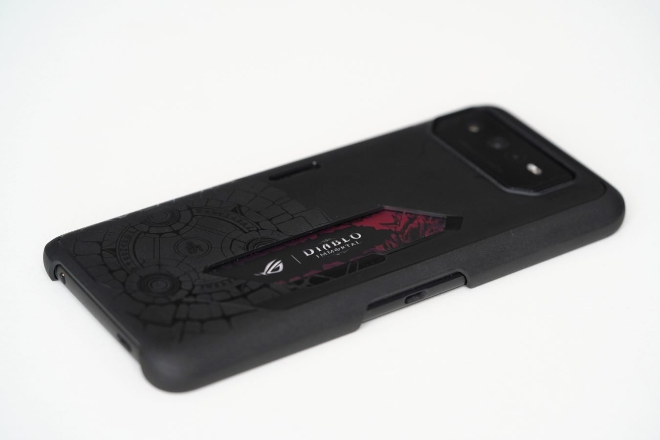 Asus ROG Phone 6 Diablo Immortal Edition