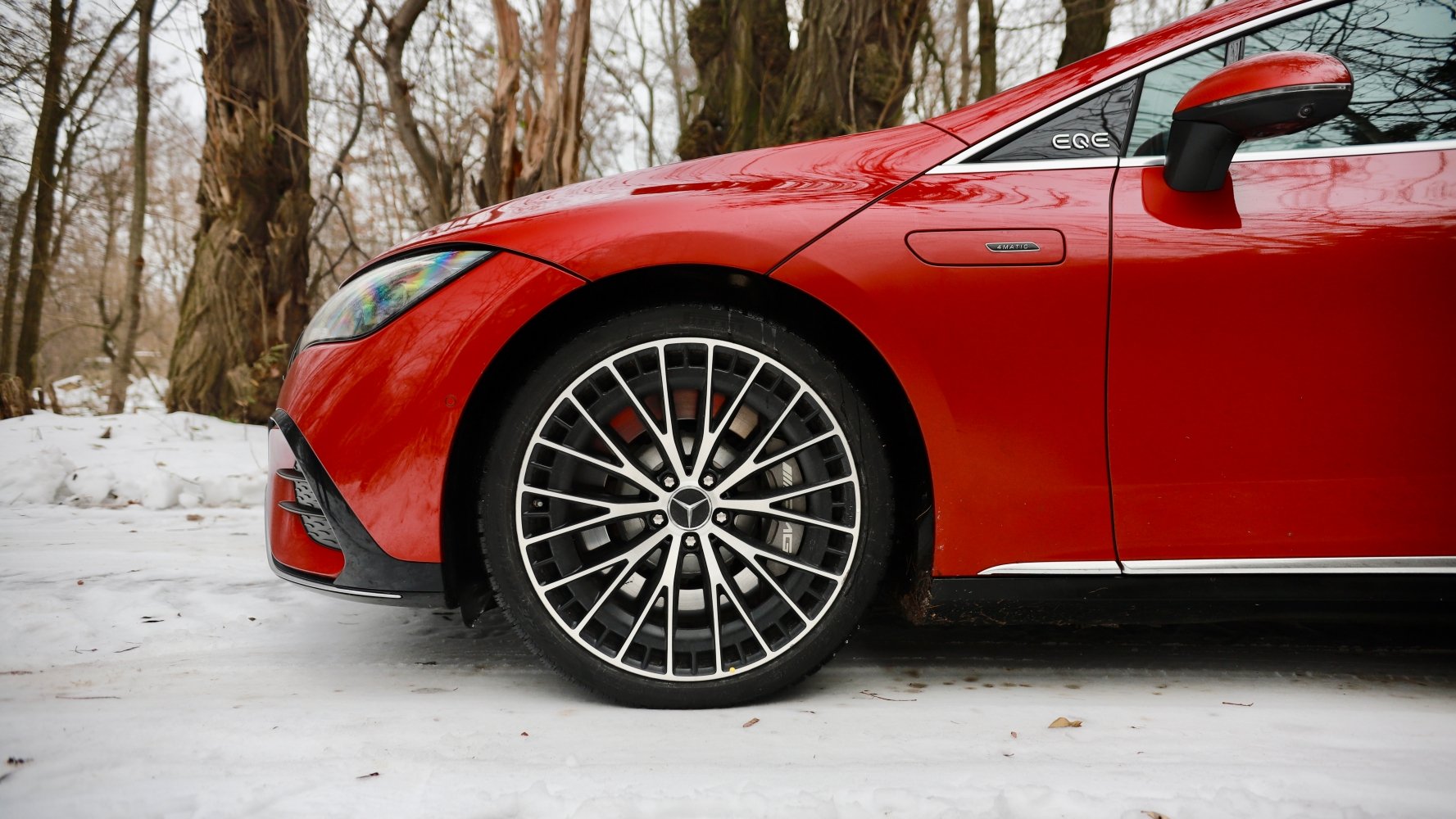 Mercedes-AMG EQE 43