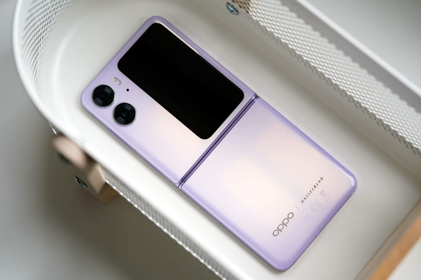 składany smartfon OPPO Find N2 Flip foldable smartphone fot. Tabletowo