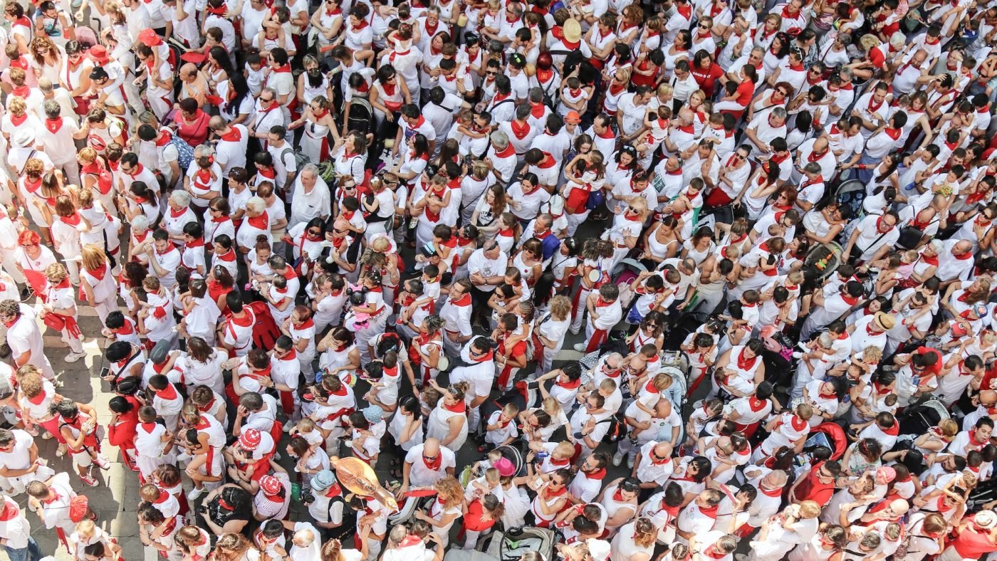 tłum ludzie crowd people