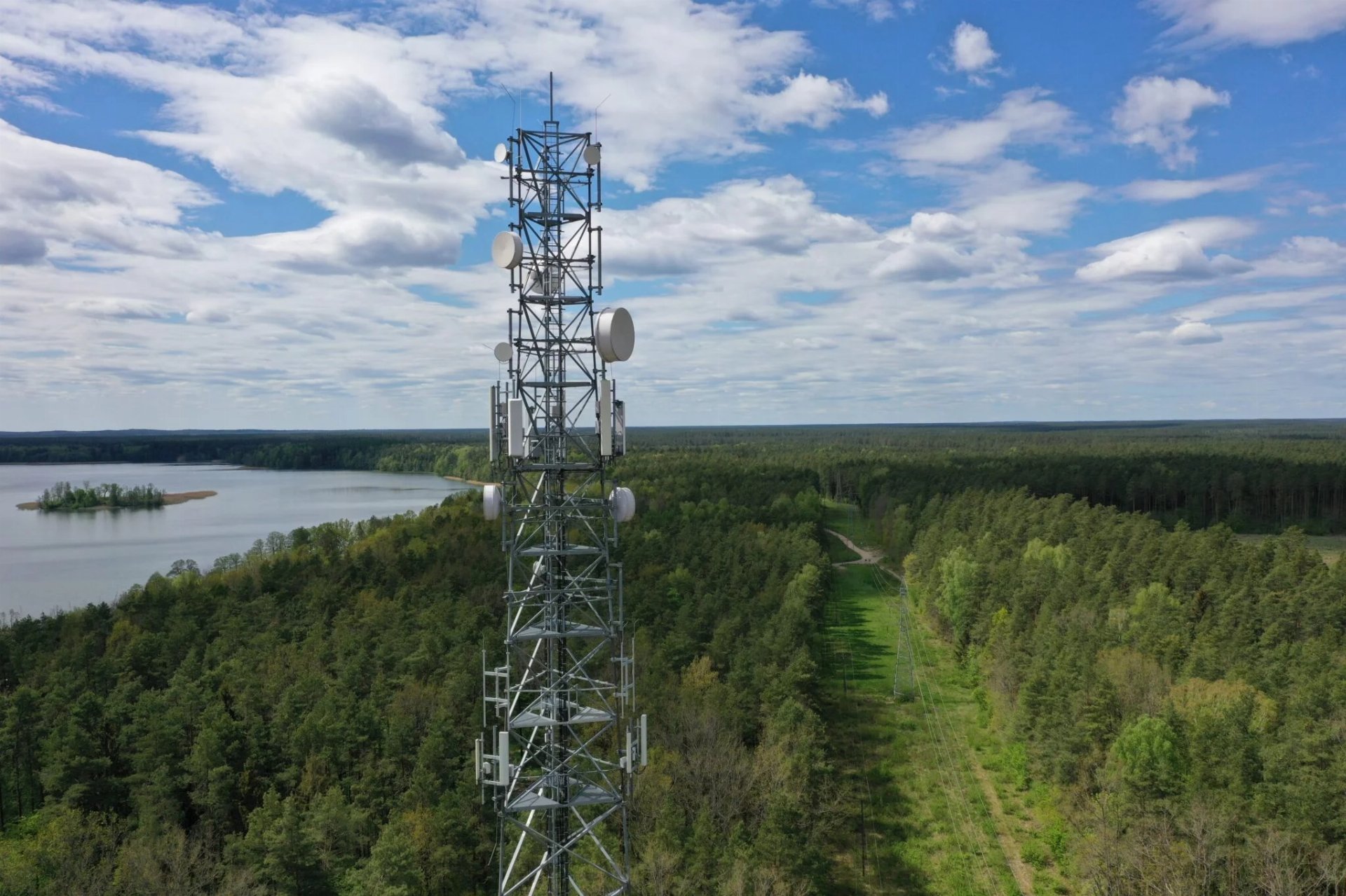 Play stacja bazowa nadajnik antena maszt 5G