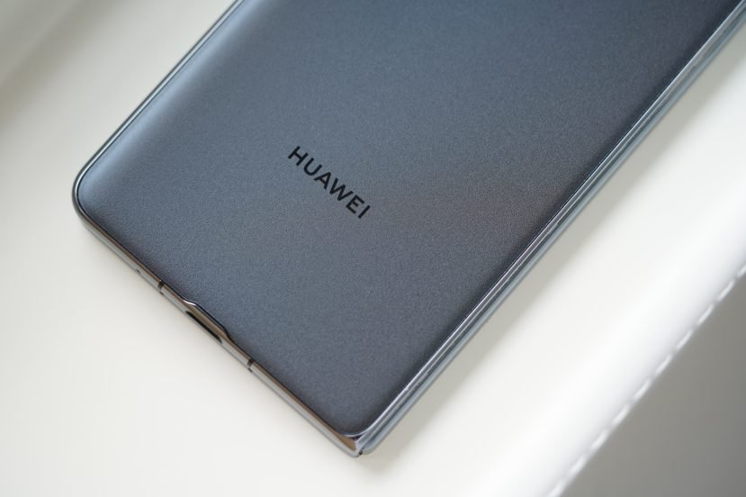 smartfon Huawei Mate X3