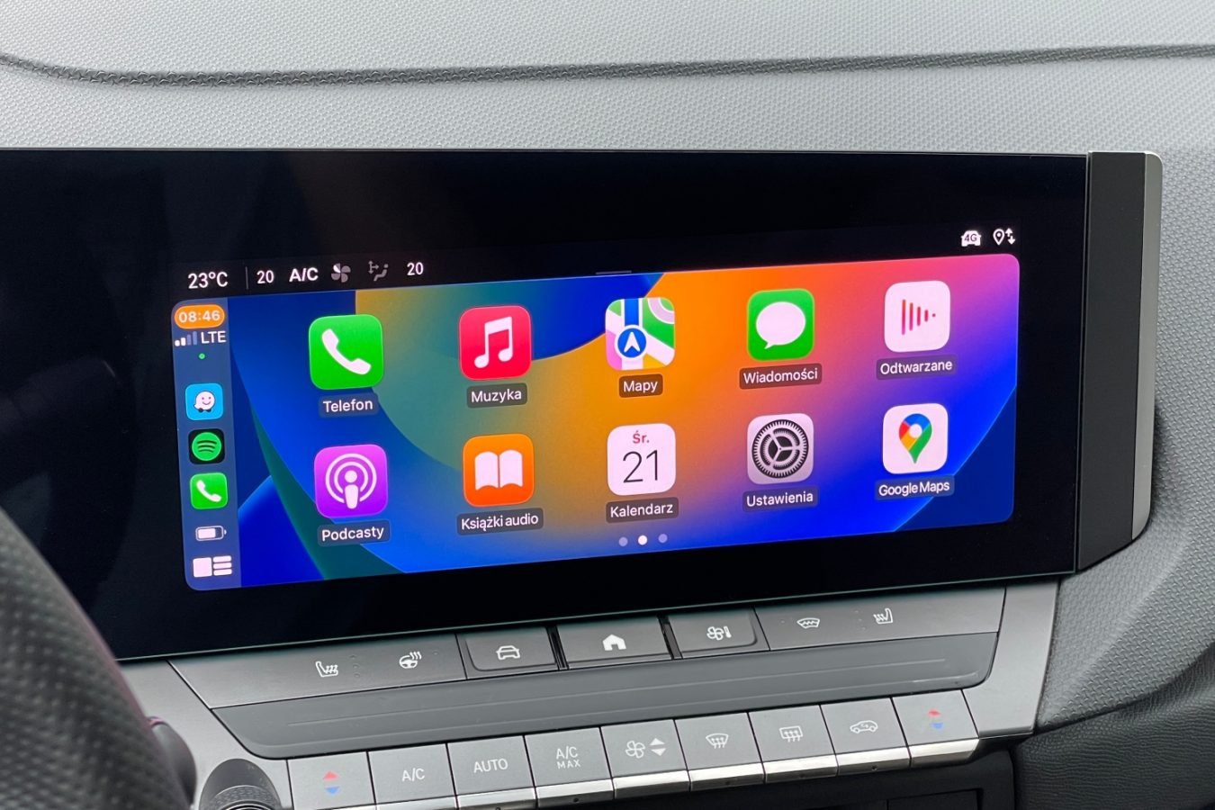 Opel Astra Apple CarPlay iPhone