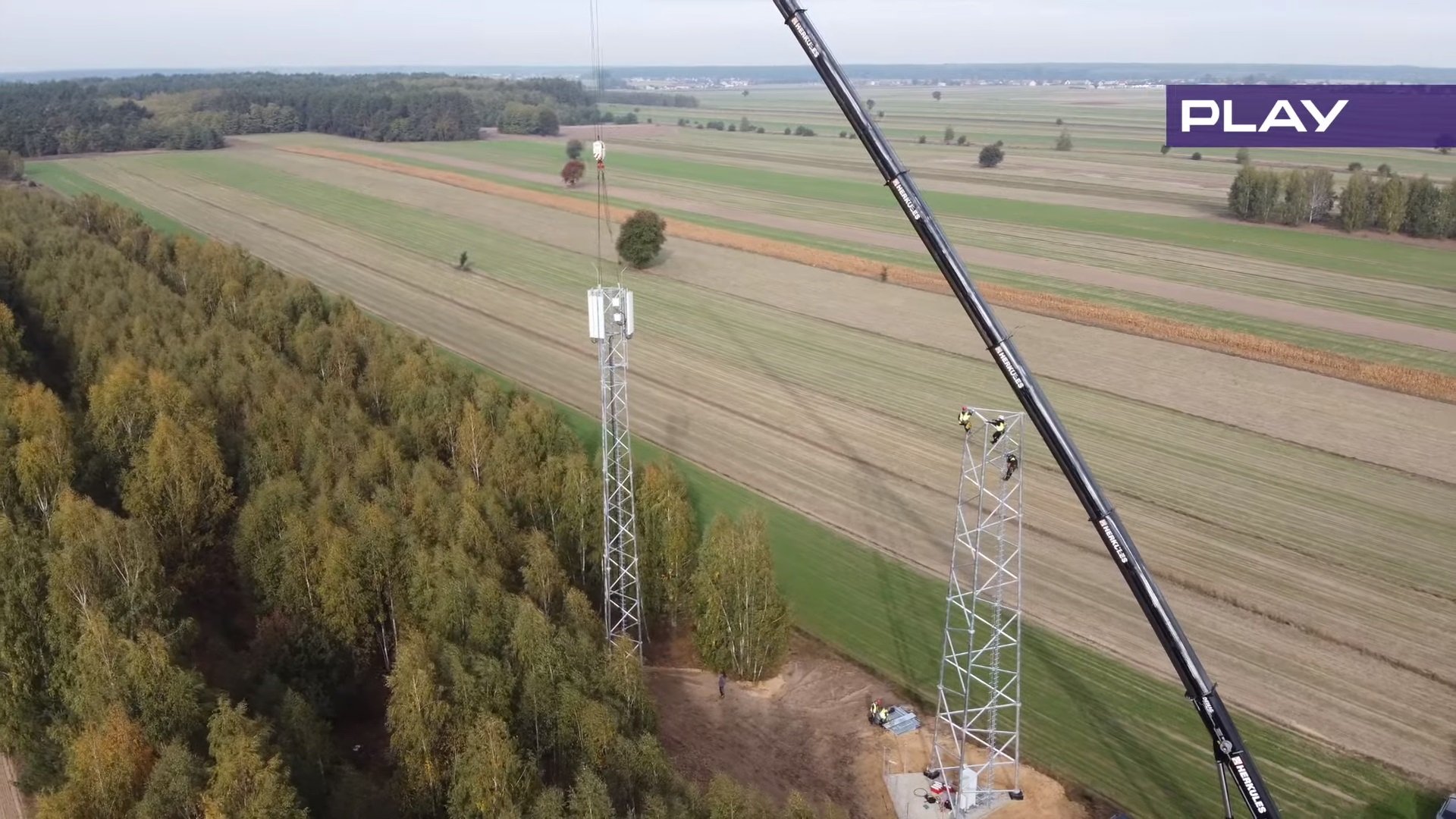 Jak Play stawia 60-metrową stację bazową fot. Tabletowo.pl