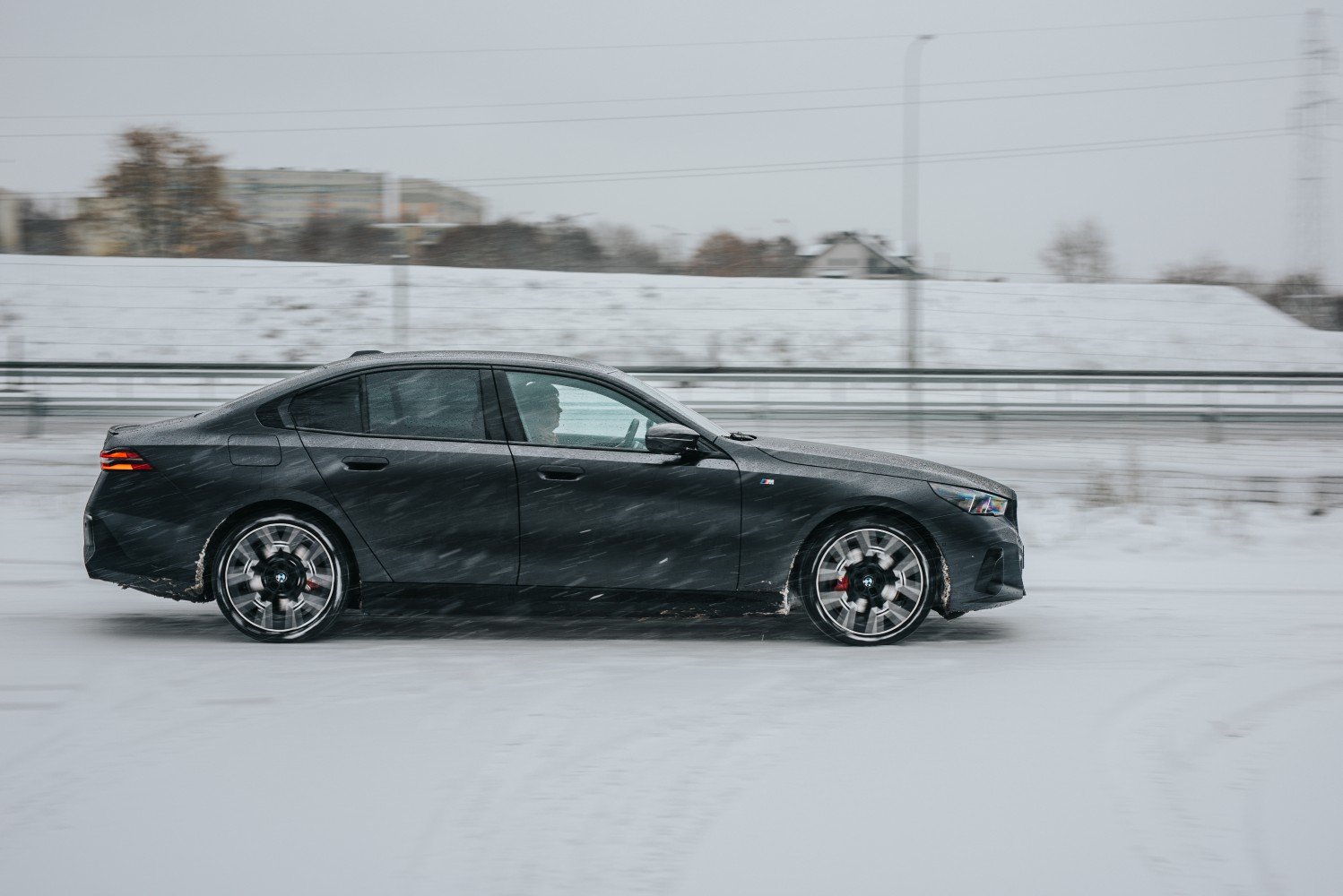 Test BMW i5 M60