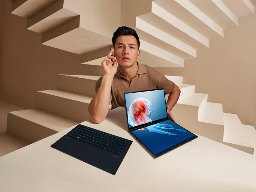 Asus Zenbook Duo 2024