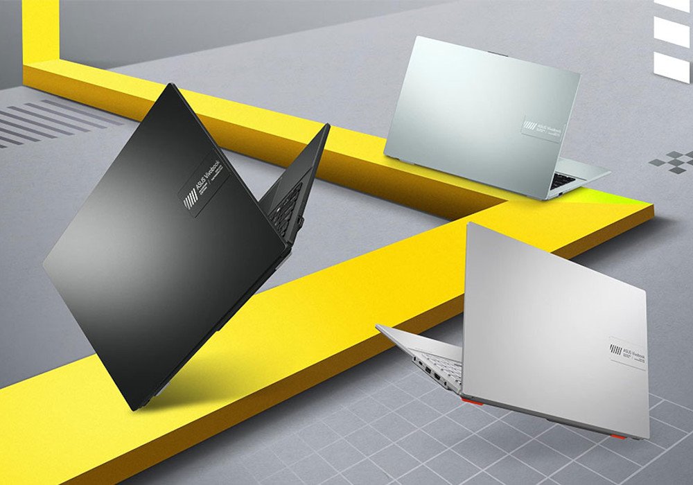 Laptop ASUS Vivobook GO 15 OLED (tył)