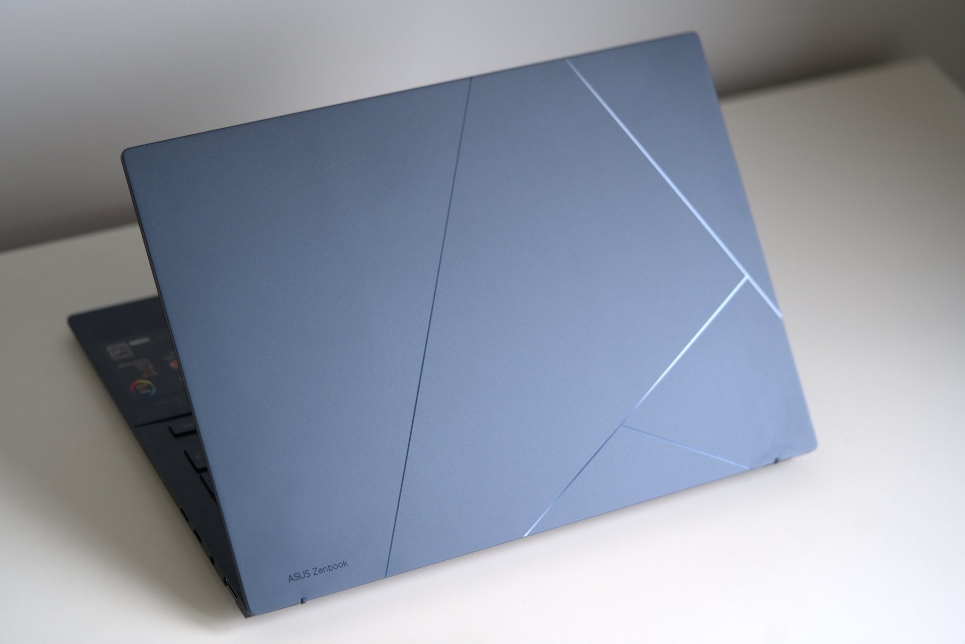 Asus Zenbook 14 OLED UX3405MA