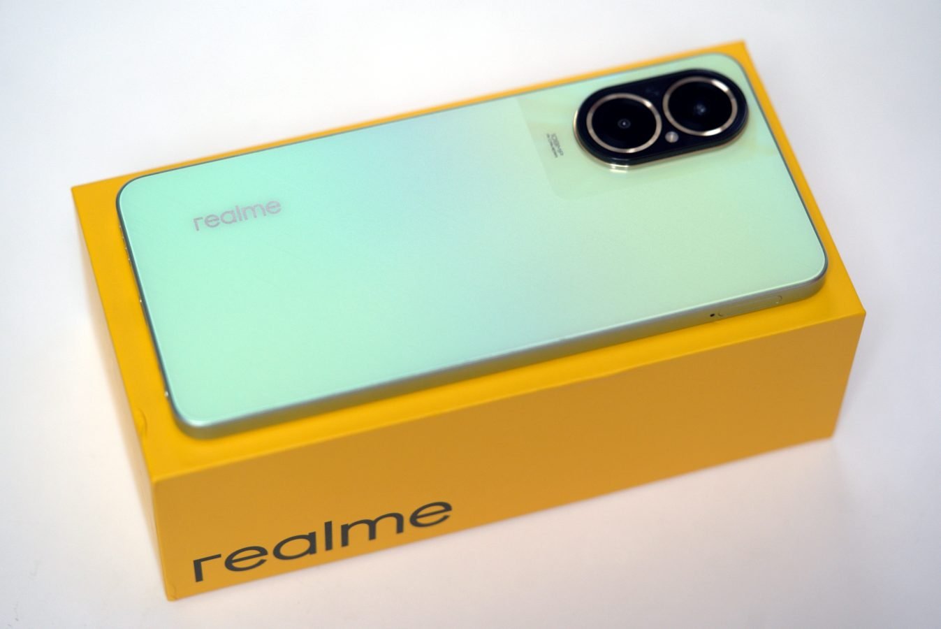 realme C67