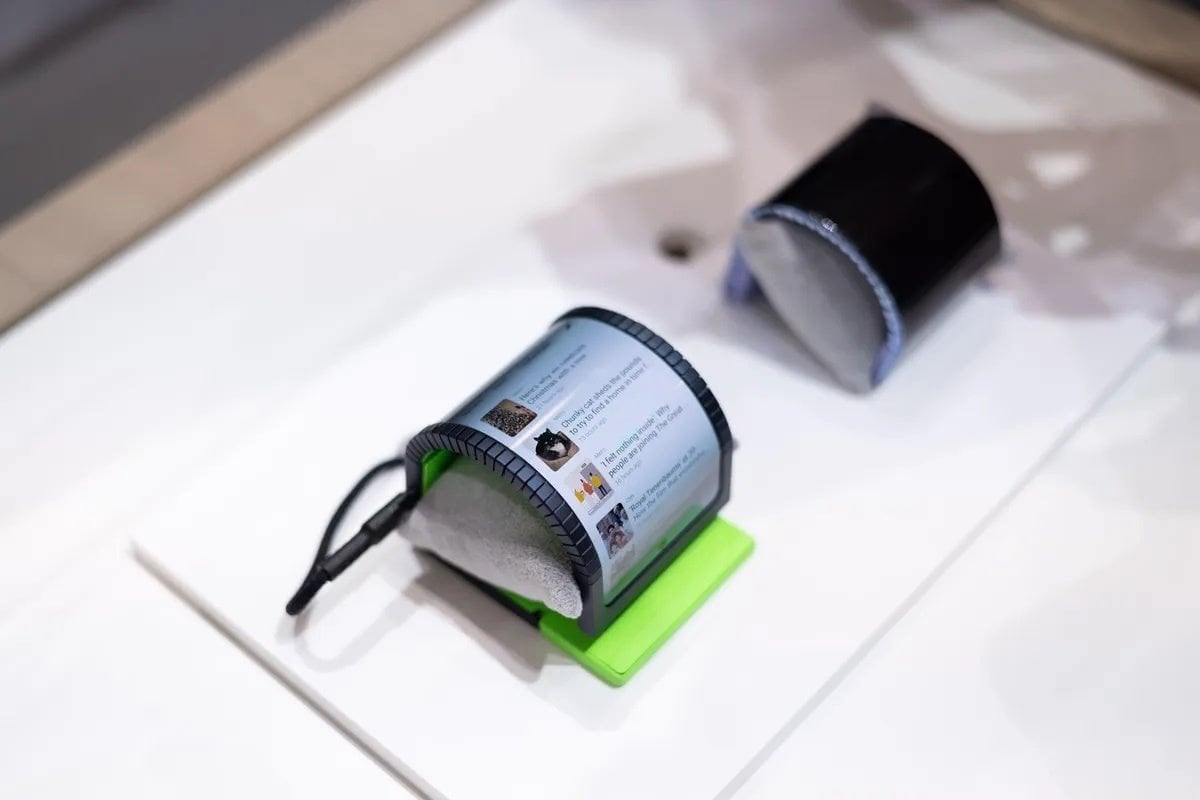 Owijany smartfon Samsung Cling Band
