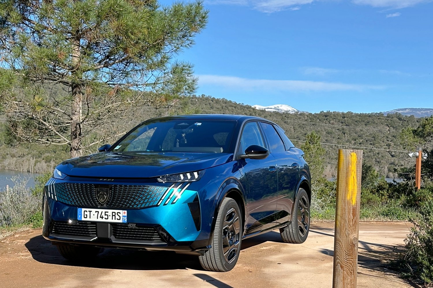 Peugeot E-3008