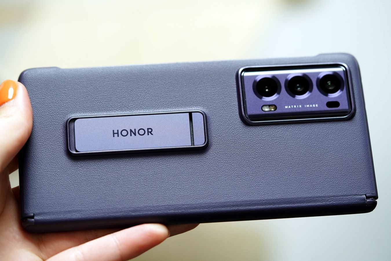 Honor Magic V2