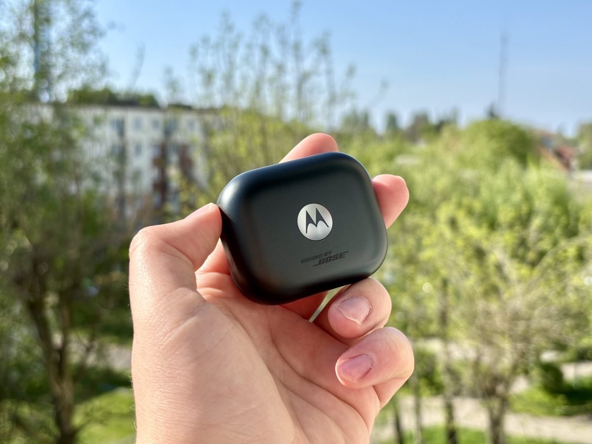motorola moto buds plus