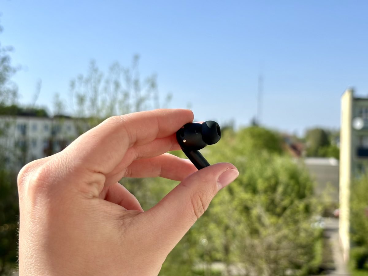 motorola moto buds plus