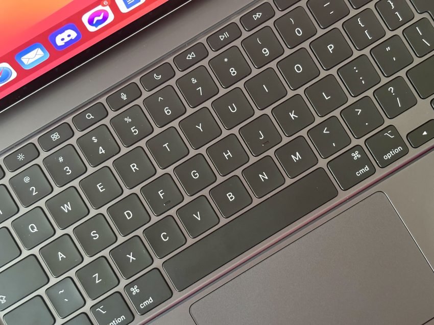 Apple Magic Keyboard for iPad Pro M4