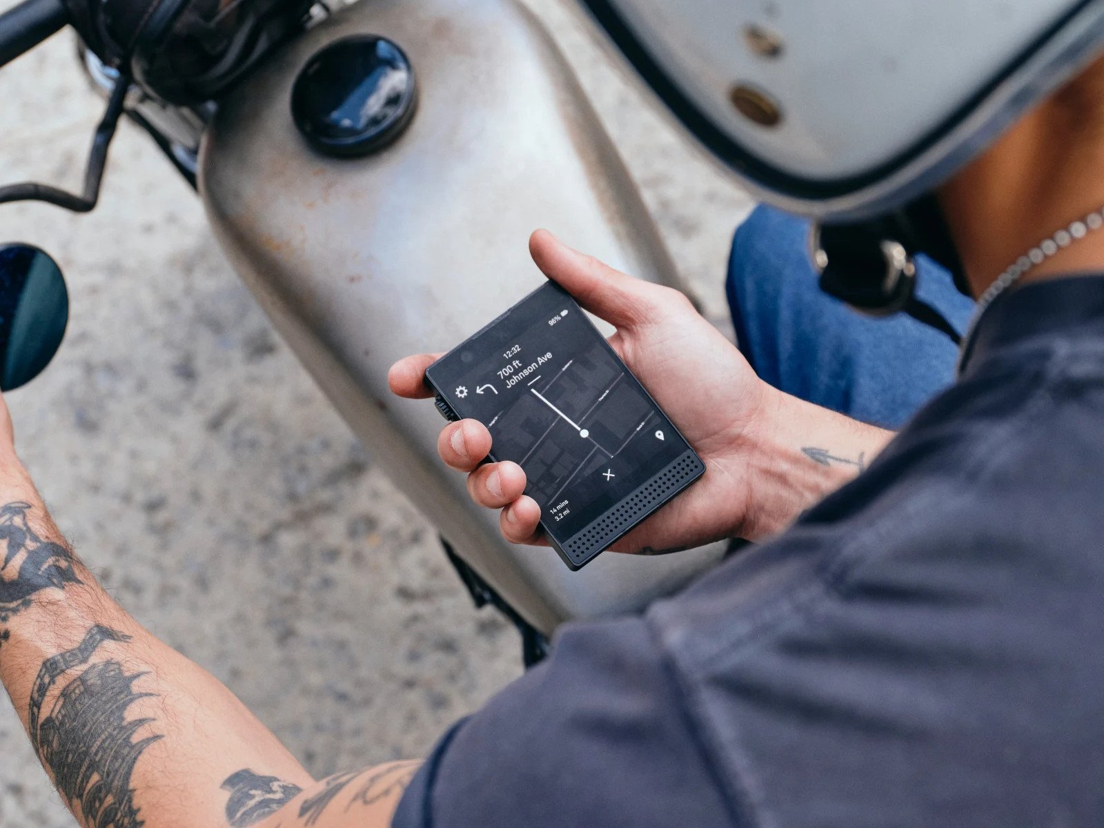 minimalistyczny telefon Light Phone III