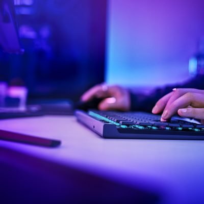 bezprzewodowa klawiatura gamingowa Logitech G515 Lightspeed TKL