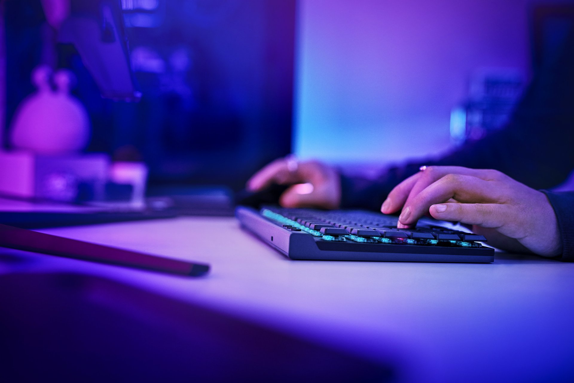 bezprzewodowa klawiatura gamingowa Logitech G515 Lightspeed TKL
