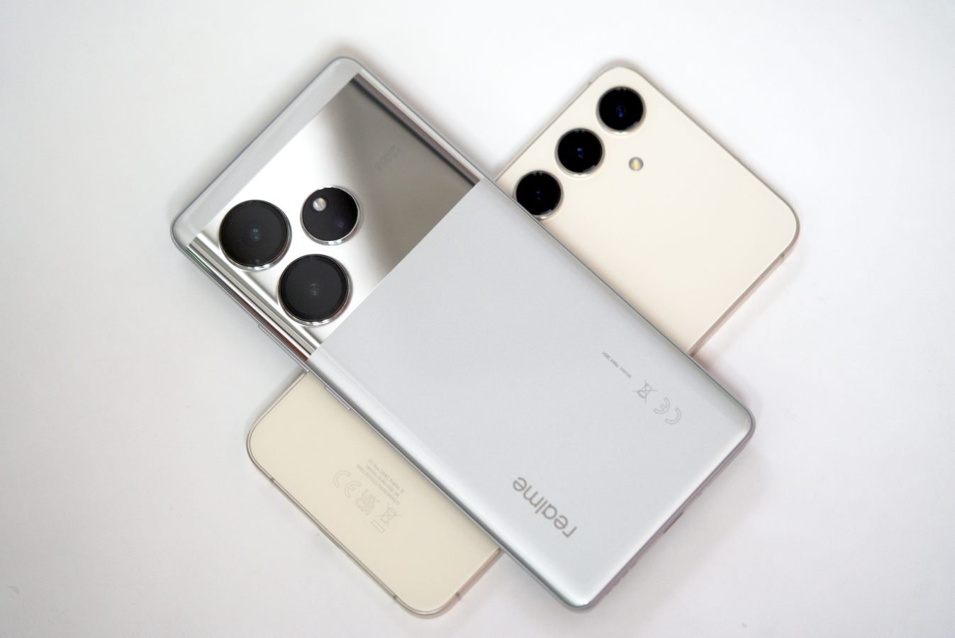 realme GT 6 vs Samsung Galaxy S24+