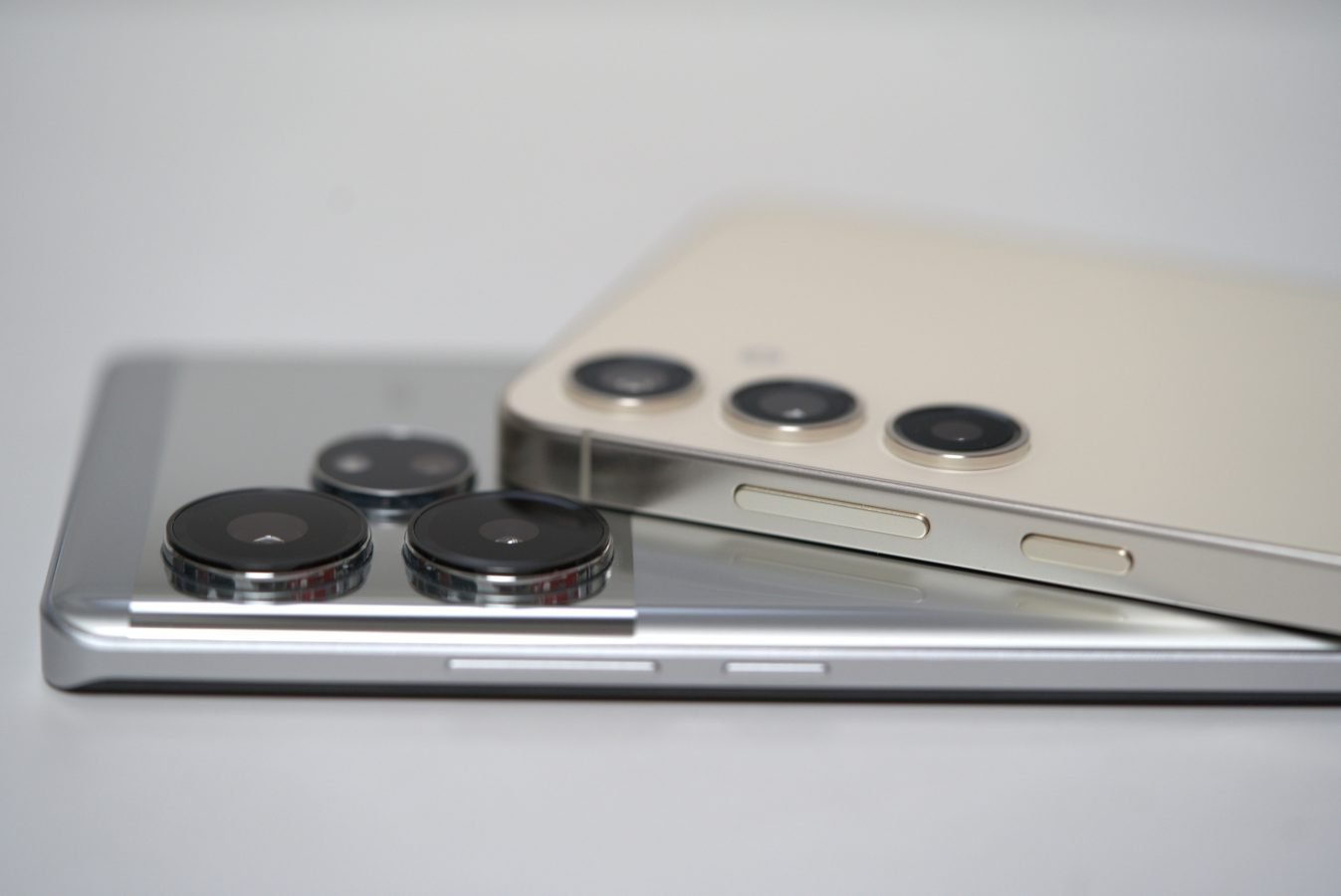 realme GT 6 vs Samsung Galaxy S24+