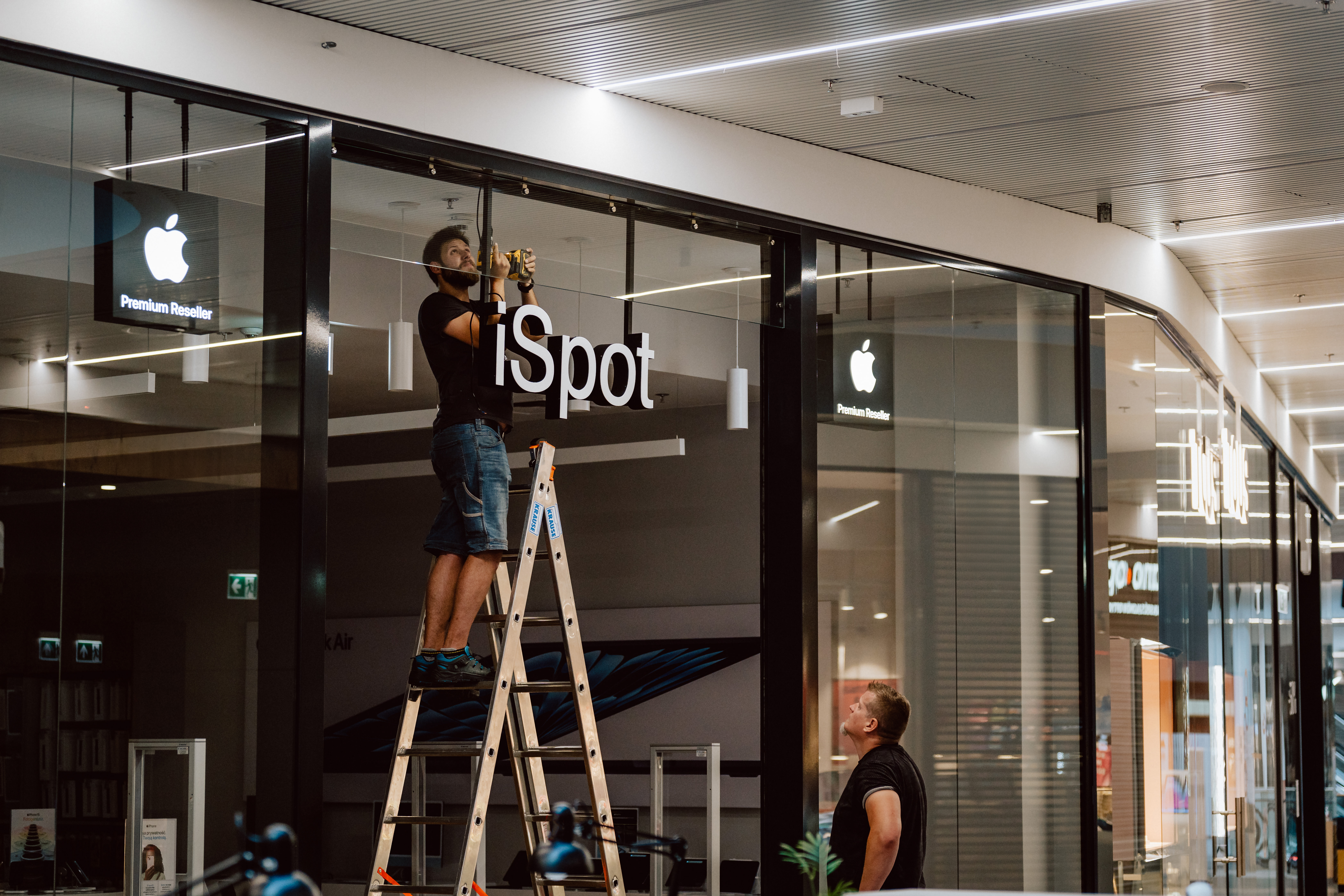 iSpot przejmuje Cortland