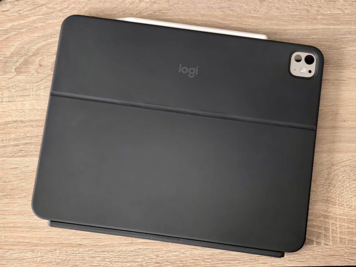 Logitech Combo Touch for iPad Pro M4 (2024)