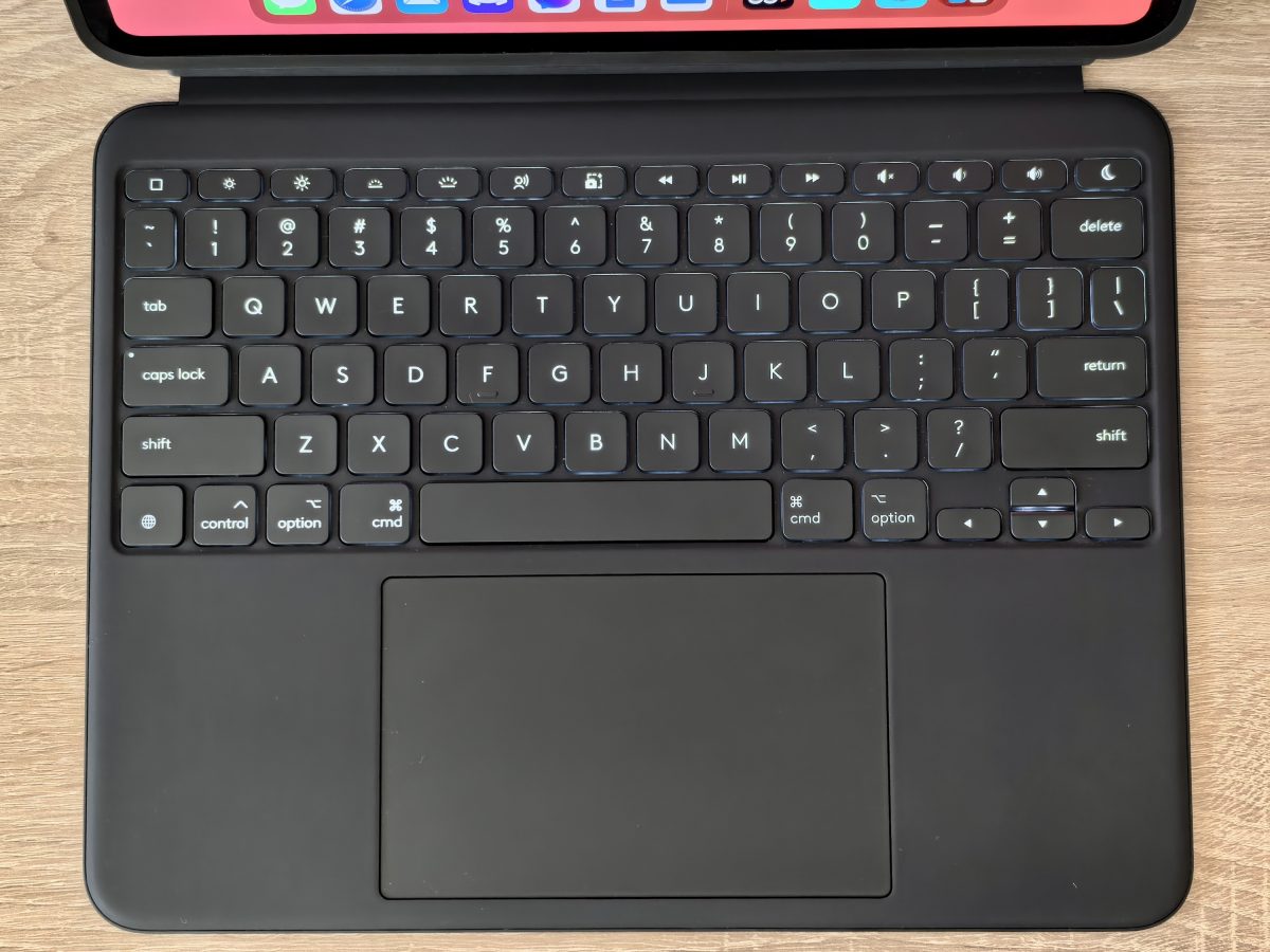 Logitech Combo Touch for iPad Pro M4 (2024)