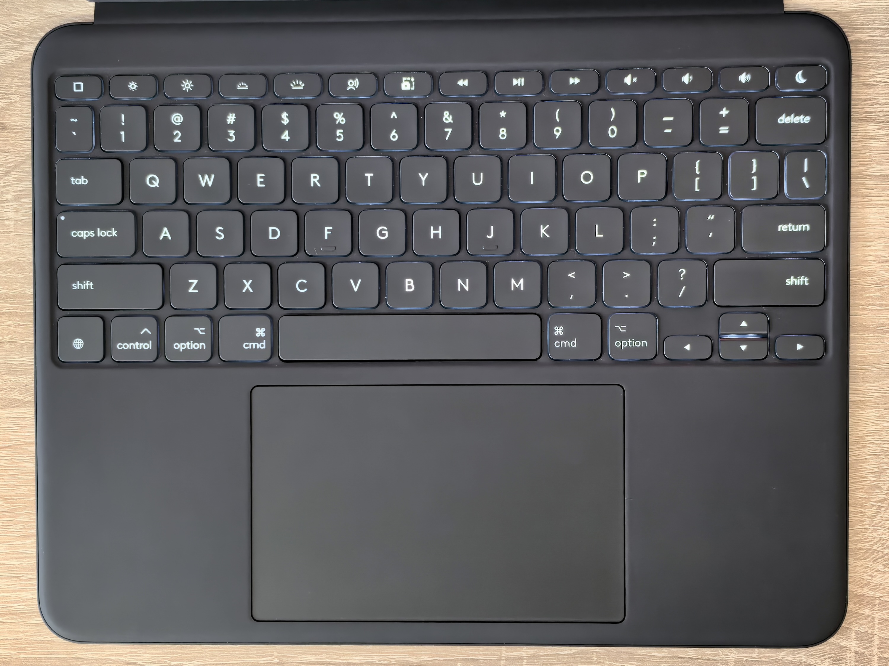 Logitech Combo Touch for iPad Pro M4 (2024)