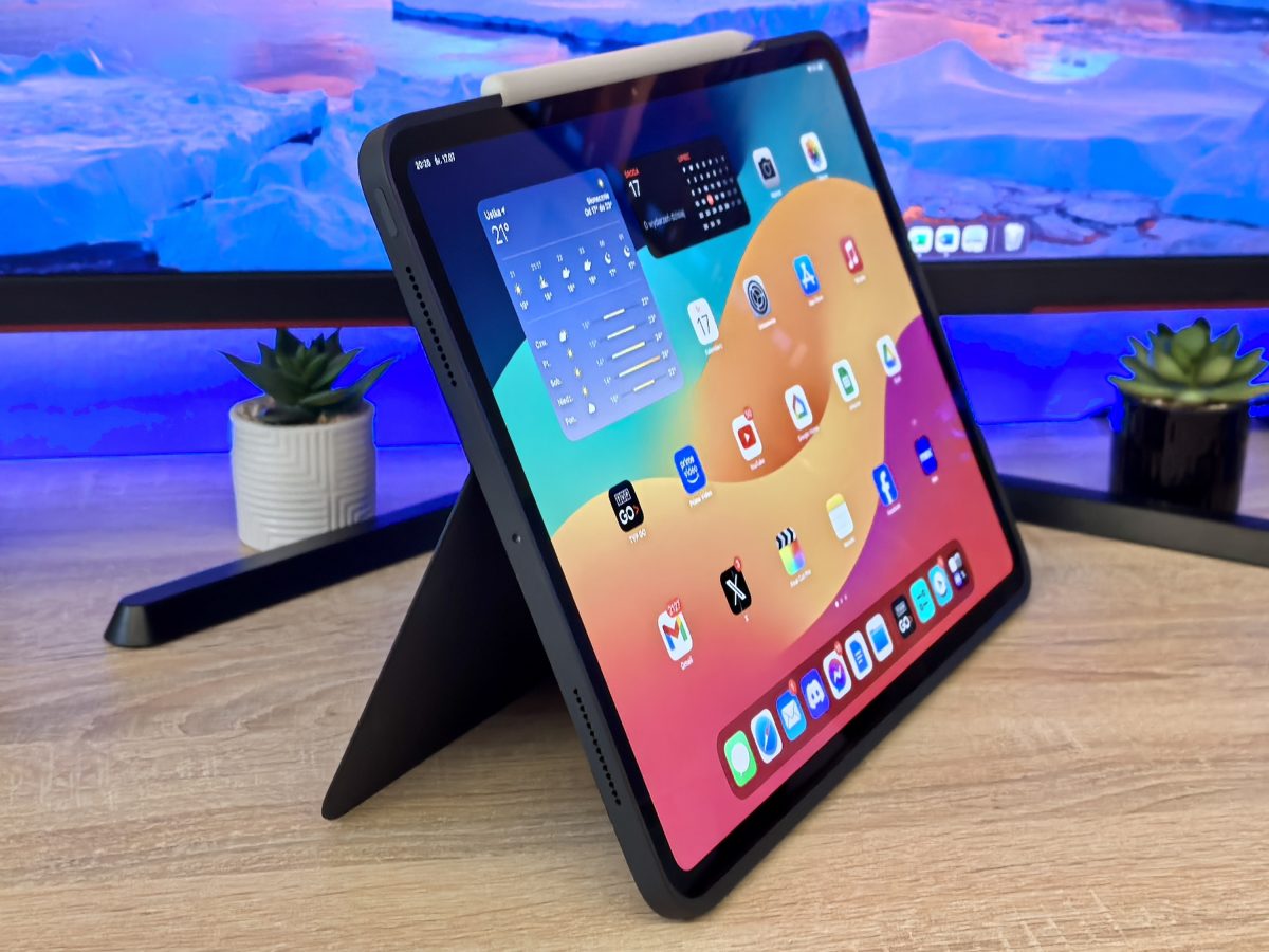 Logitech Combo Touch for iPad Pro M4 (2024)
