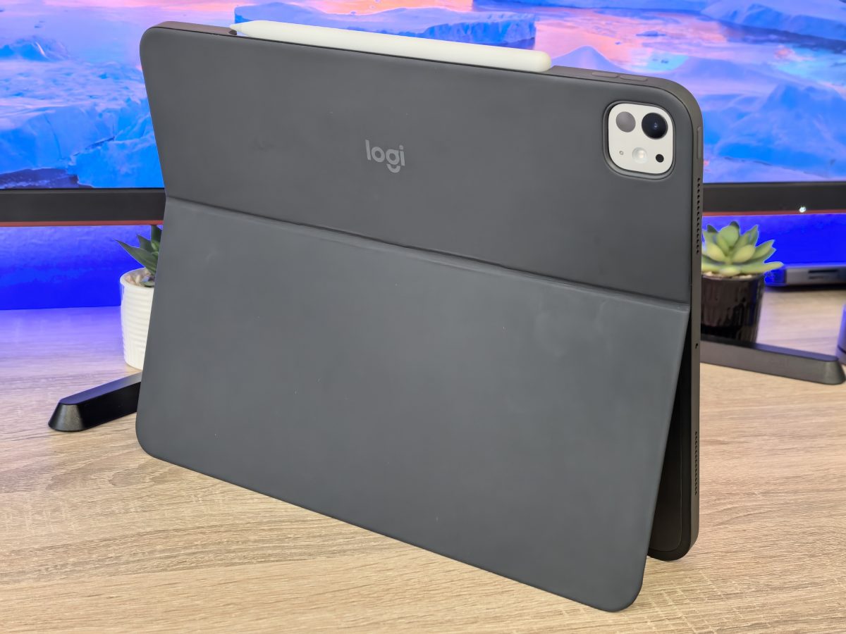 Logitech Combo Touch for iPad Pro M4 (2024)