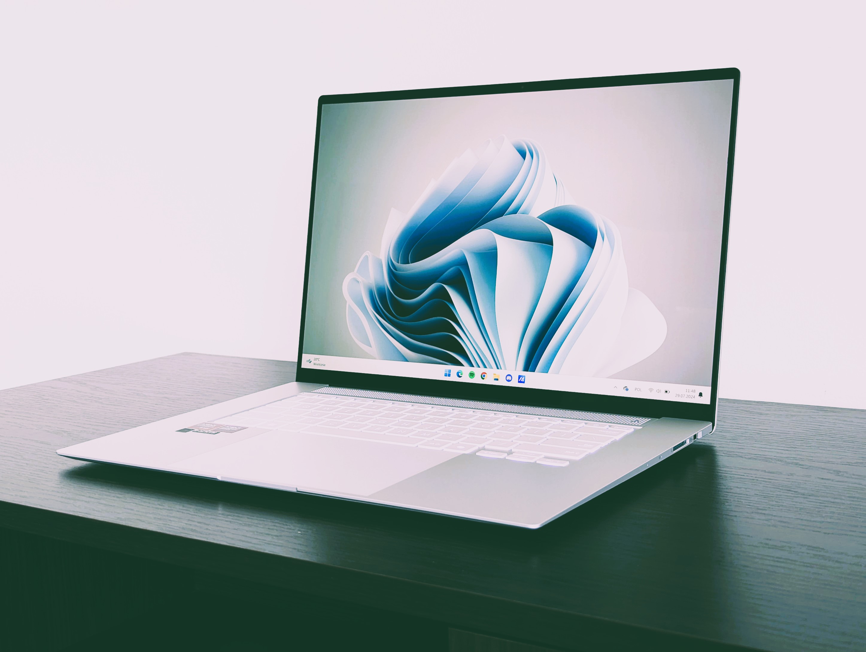 Asus Zenbook S 16