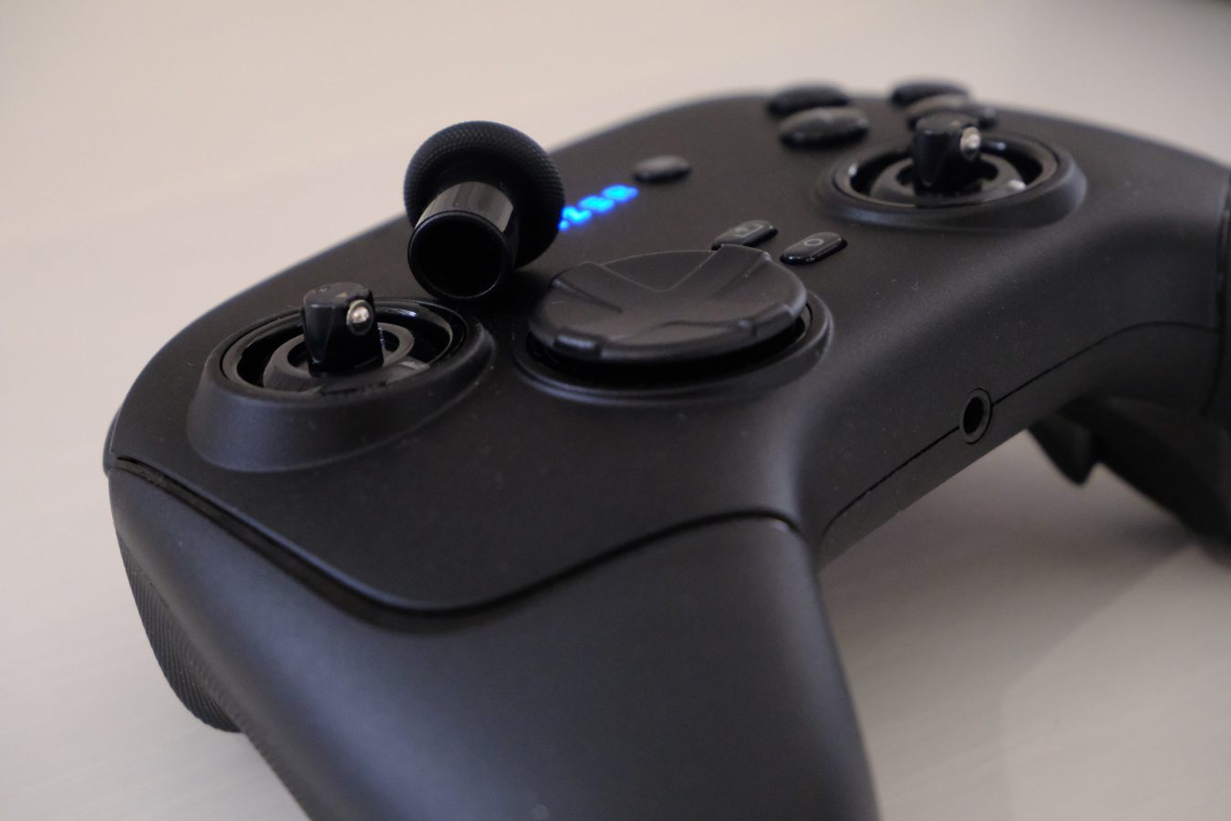 Recenzja Razer Wolverine v3 Pro