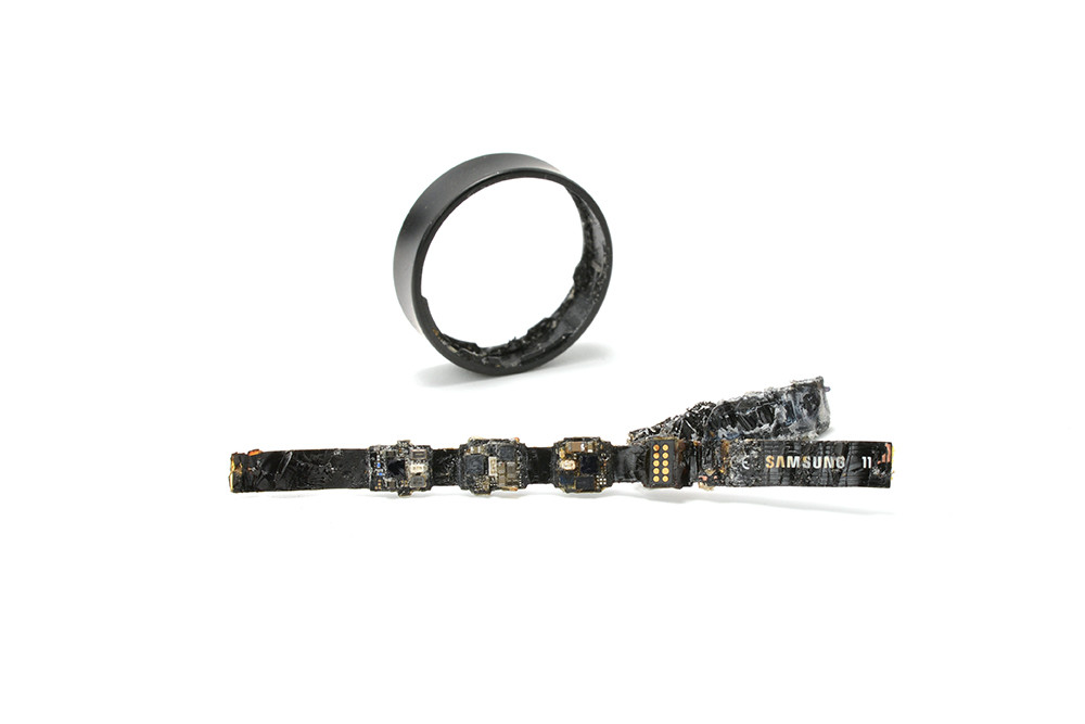 inteligentny pierścień Samsung Galaxy Ring po demontażu iFixit