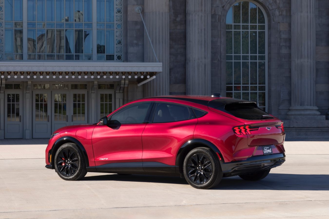 Ford Mustang Mach-E 2025