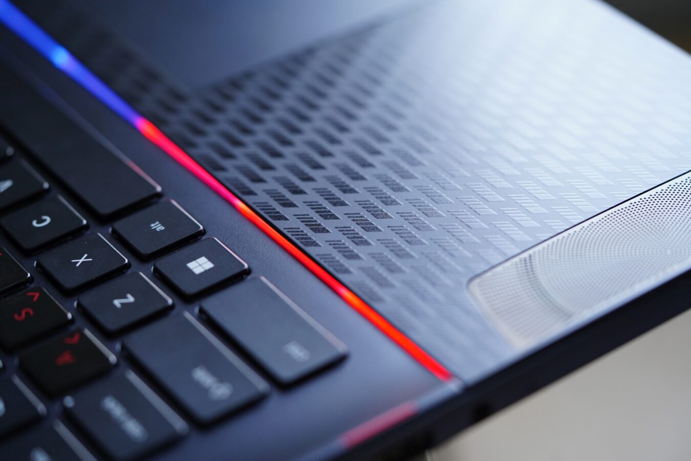 MSI Stealth 18 Mercedes-AMG Motorsport Edition