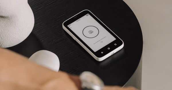 minimalistyczny telefon Mudita Kompakt