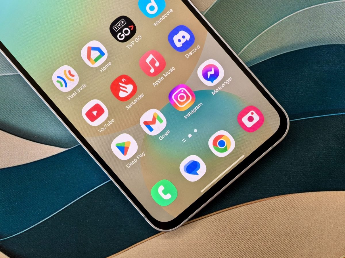 Właściciele Samsungów narzekają na aktualizację do One UI 7
